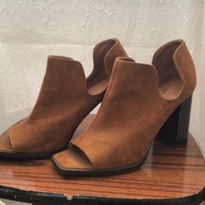 Metaphor Brown Suede 4” Heels
